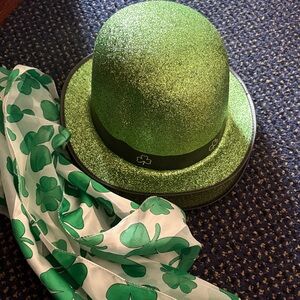 MUST GO! 2x Green Glitter Bowler Hats with Shamrock Scarf - Party Accessory